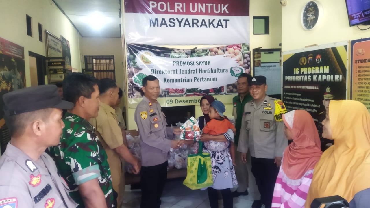 Polsek Mirit Distribusikan 300 Paket Cabai dan Bawang