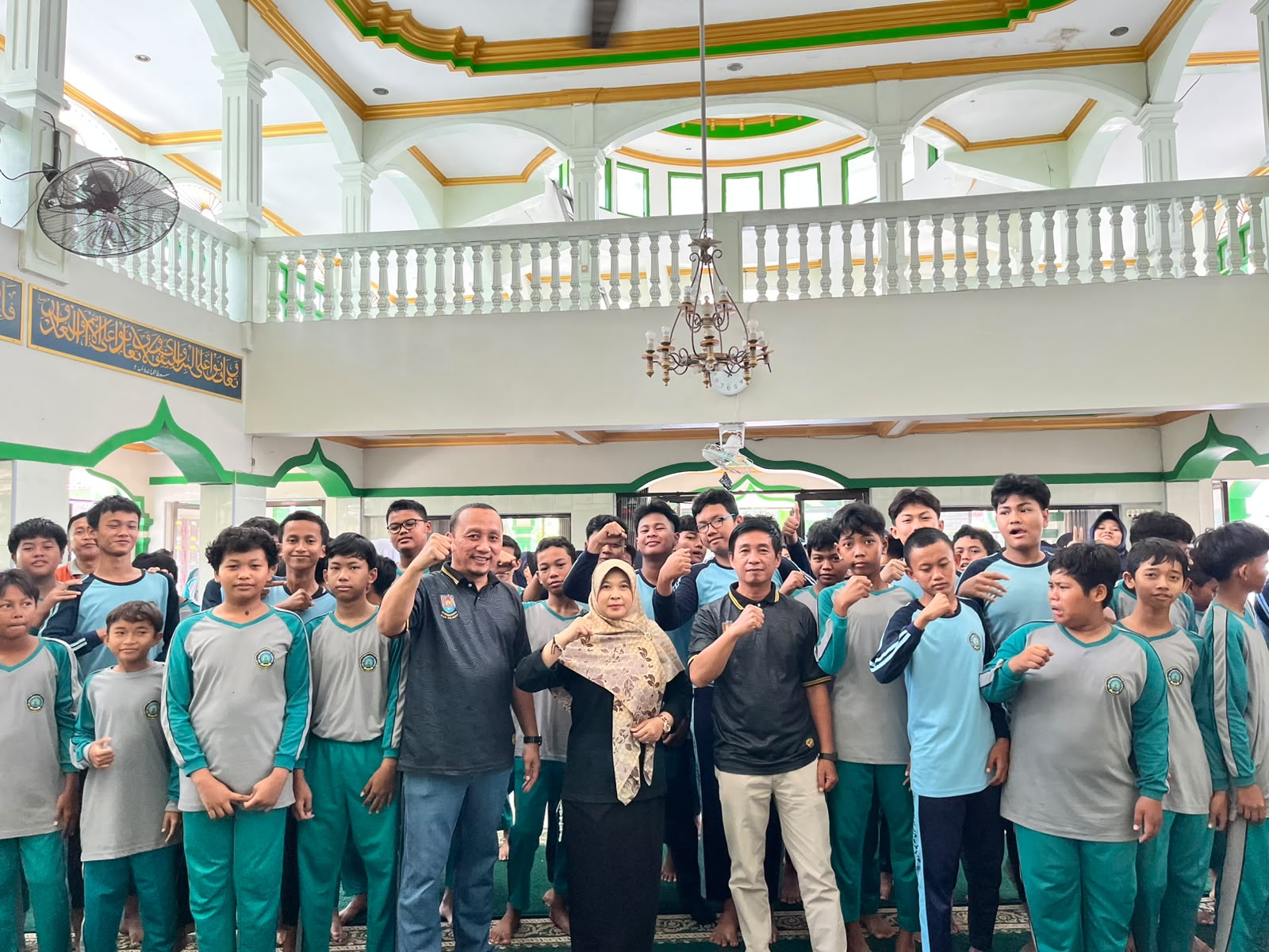SMP Muhammadiyah Sampang Tanamkan Karakter Peduli Sesama