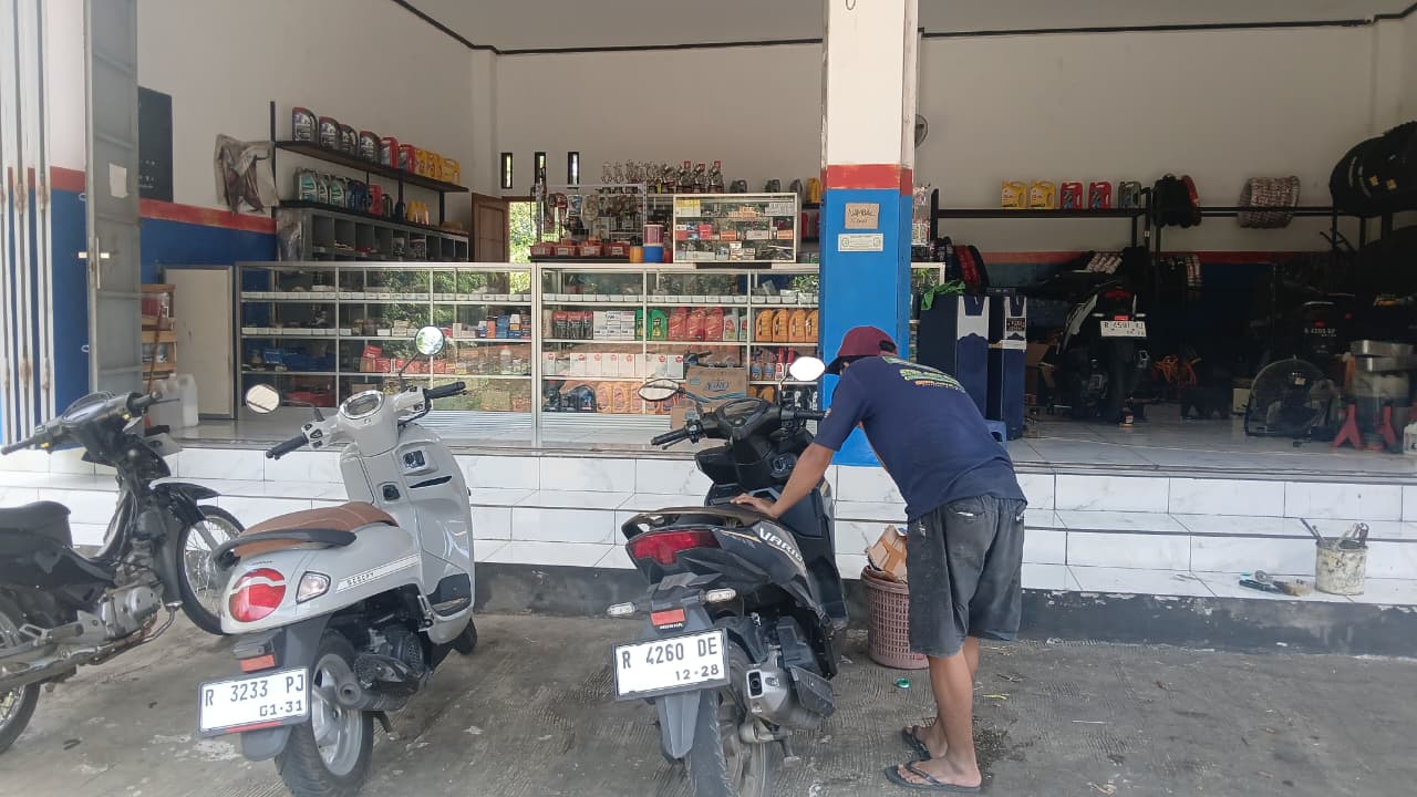Harga Oli Motor di Banyumas Naik Bertahap, Pasokan Terganggu, Bengkel Tahan Tarif Jasa
