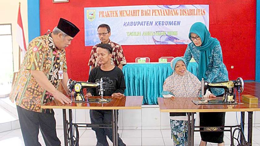 26 Disabilitas di Kabupaten Kebumen Dilatih Menjahit