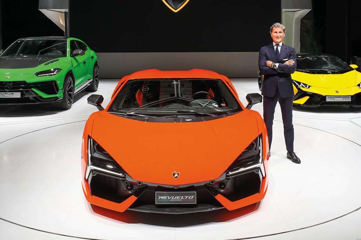  Lamborghini Revuelto Jadi Supercar Hybrid V12 Paling Radikal di Dunia