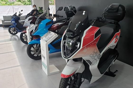 Sambut Tahun Baru 2025 dengan Motor Listrik Sporty dan Modern
