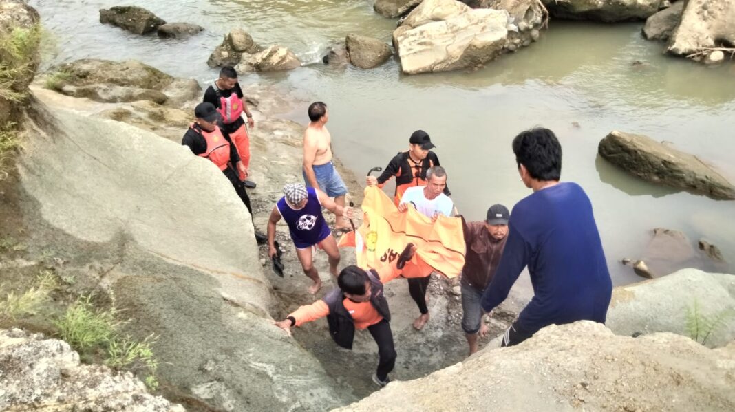 Balita Ditemukan Meninggal Tenggelam di Sungai Logawa 
