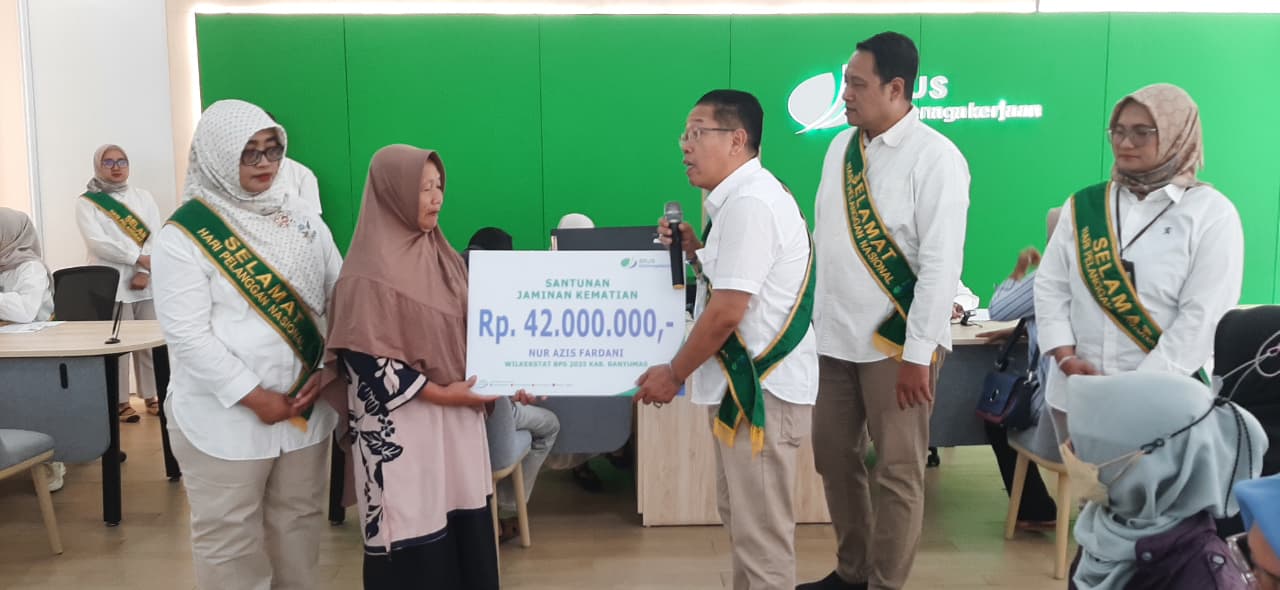 Serahkan Santunan di HPN, BPJS Ketenagakerjaan Purwokerto Genjot Cakupan UCJ di Banyumas