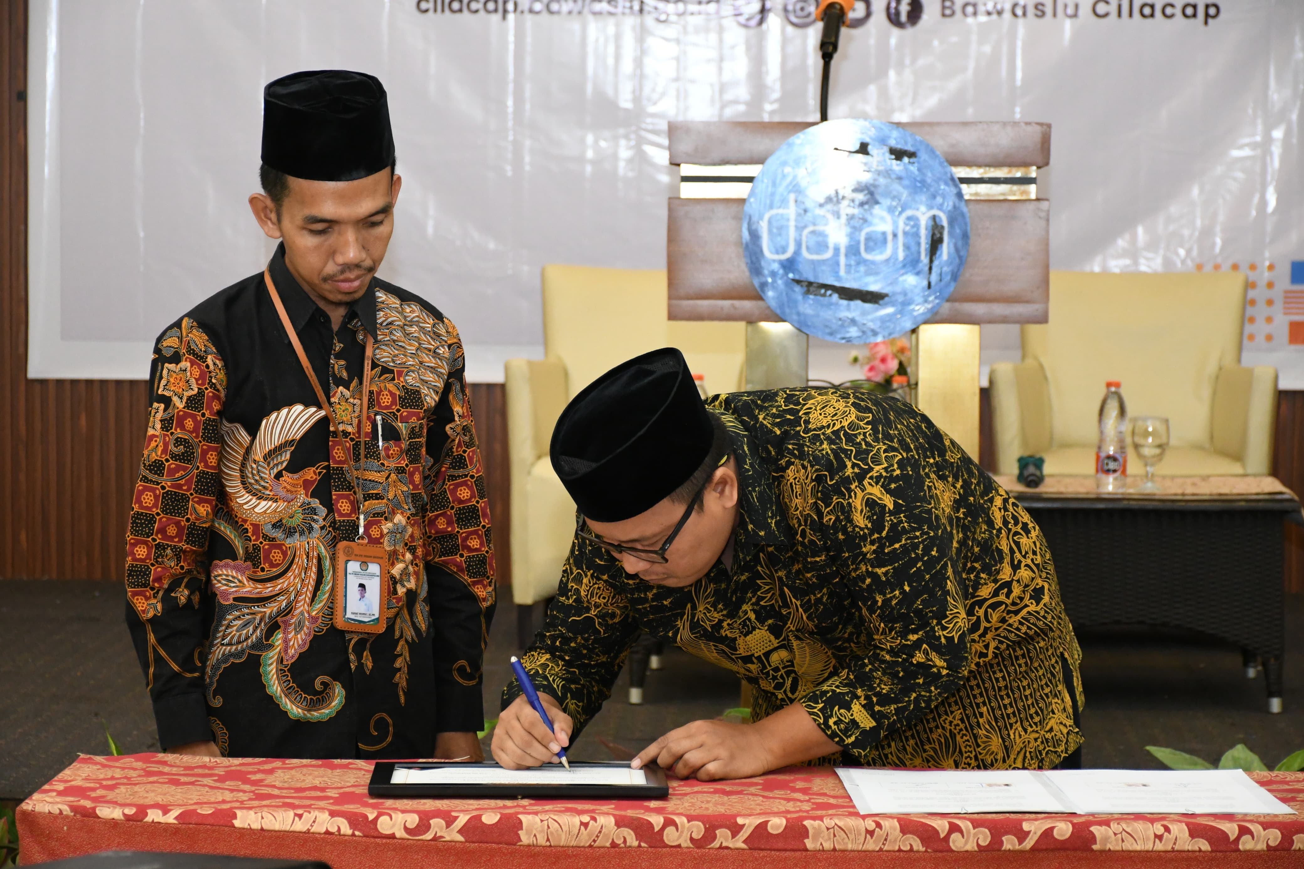 Demokrasi Dimulai dari Sekolah, Bawaslu Cilacap Gandeng Pemilih Pemula