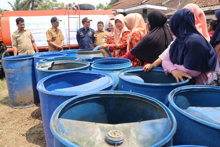 Kecamatan Kampung Laut, Cilacap Krisis Air Bersih, Warga Cari Air Bersih ke Nusakambangan 