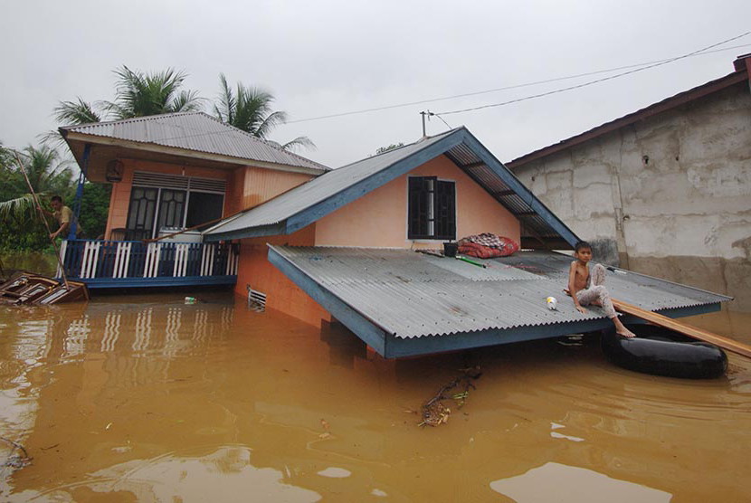 Tips Barang Aman saat Rumah Terendam Banjir