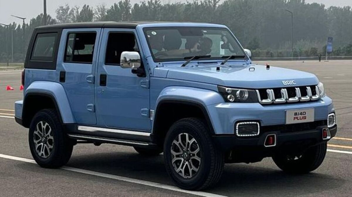 Cek Harga BJ40 Plus, SUV Kokoh yang Siap Melibas Medan Sulit