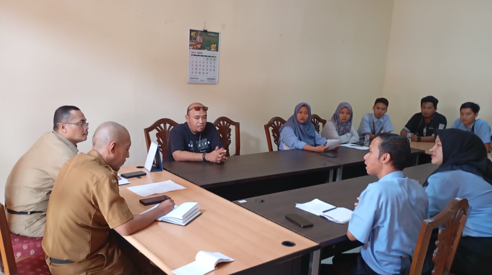 Sekitar 200 Karyawan PT Cosmoprof Datangi Dinperinnaker, Tuntut Kejelasan Hak dan Kebijakan Kerja