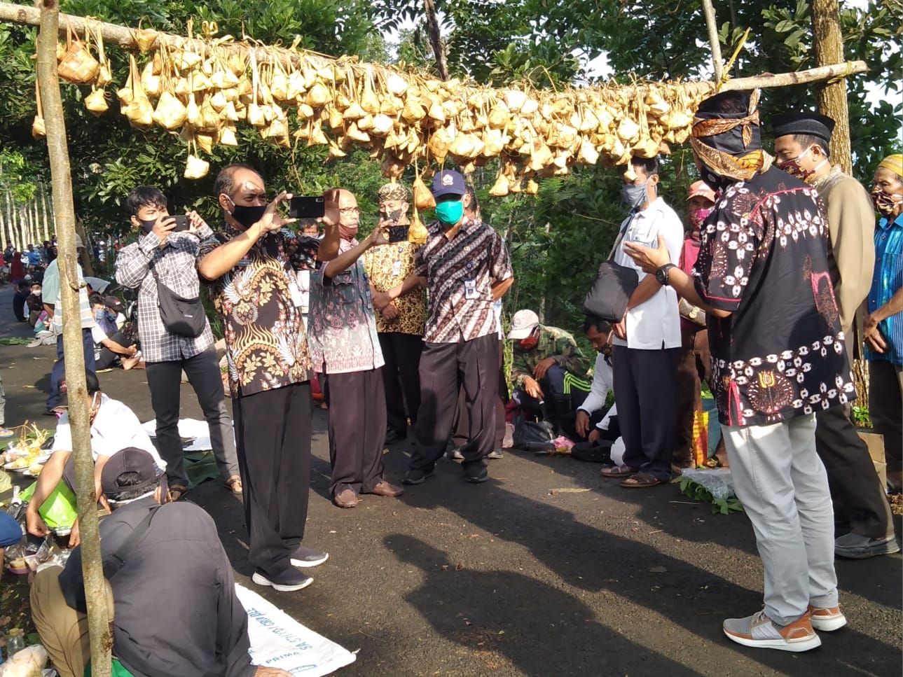 Warga Cilacap Barat Gelar Tradisi Sedekah Kupat, Tradisi 500 Tahun untuk Tolak Bala