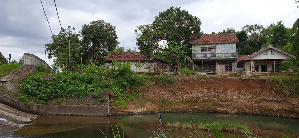 Dua Rumah Terancam Erosi Sungai di Sumpiuh, Jalan Umum Sudah tak Bisa Dilewati 