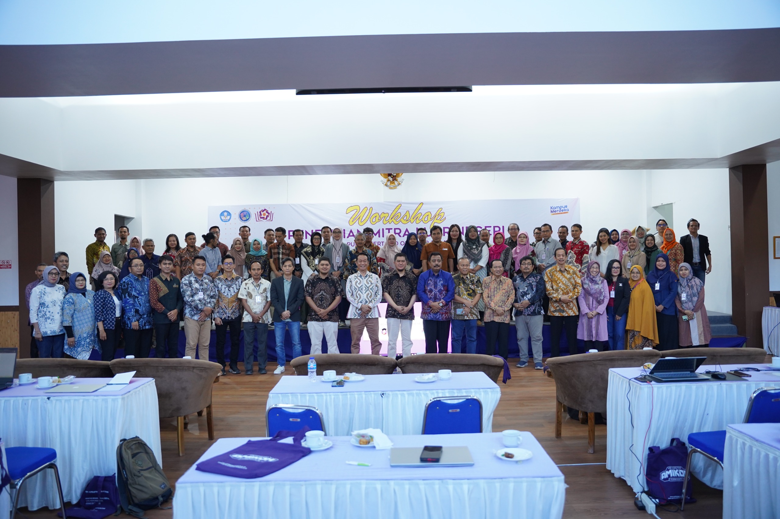 Universitas Amikom Purwokerto Gelar Workshop Penelitian Mitra Luar Negeri