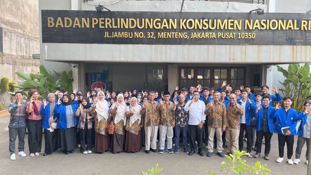 Mahasiswa HES UMP Bedah Tantangan Perlindungan Konsumen di Era Digital