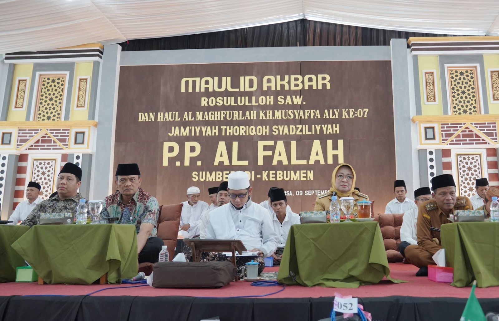 Gubernur Jateng Tekankan Peran Pesantren di Kebumen