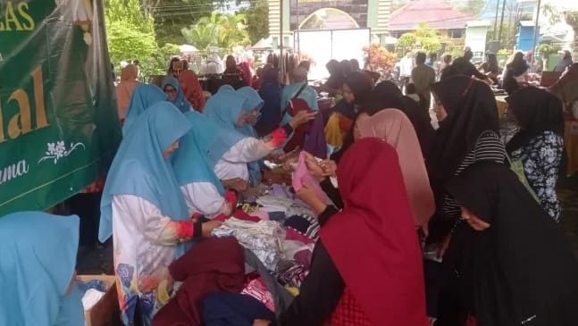 Ribuan Warga Padati 84 Stan Pasar Murah Ramadan di Banjarnegara