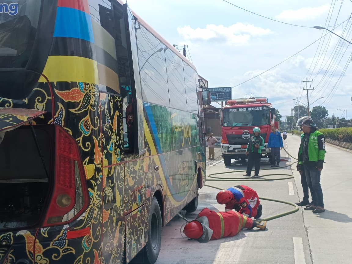Bus Trans Jateng Terbakar di Jalan Gerilya, Diduga Dipicu Korsleting