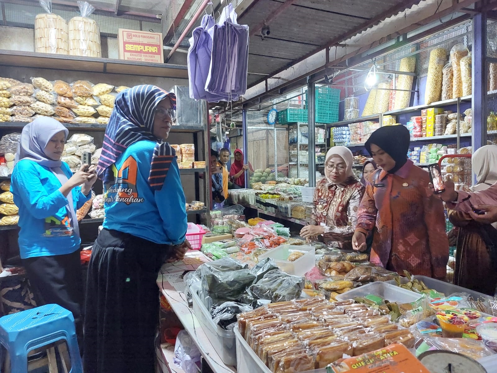 Bupati Ajak PNS Geliatkan Ekonomi Pasar Rakyat