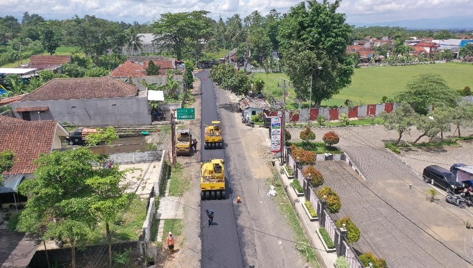 Jalan Moh Besar Purwokerto Mulai Diaspal