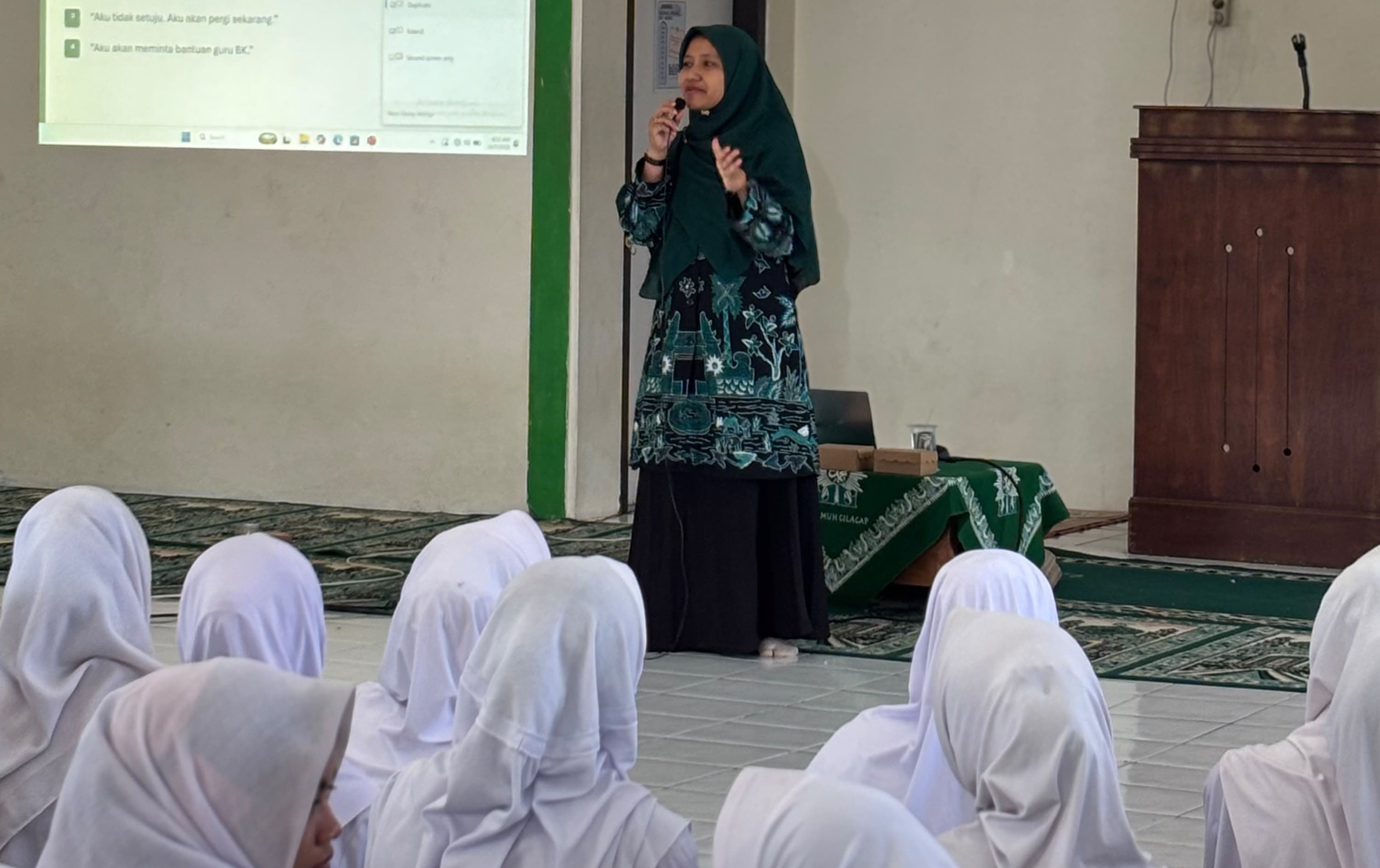 SMA Muhammadiyah Cilacap Berikan Edukasi Preventif kepada Siswa 