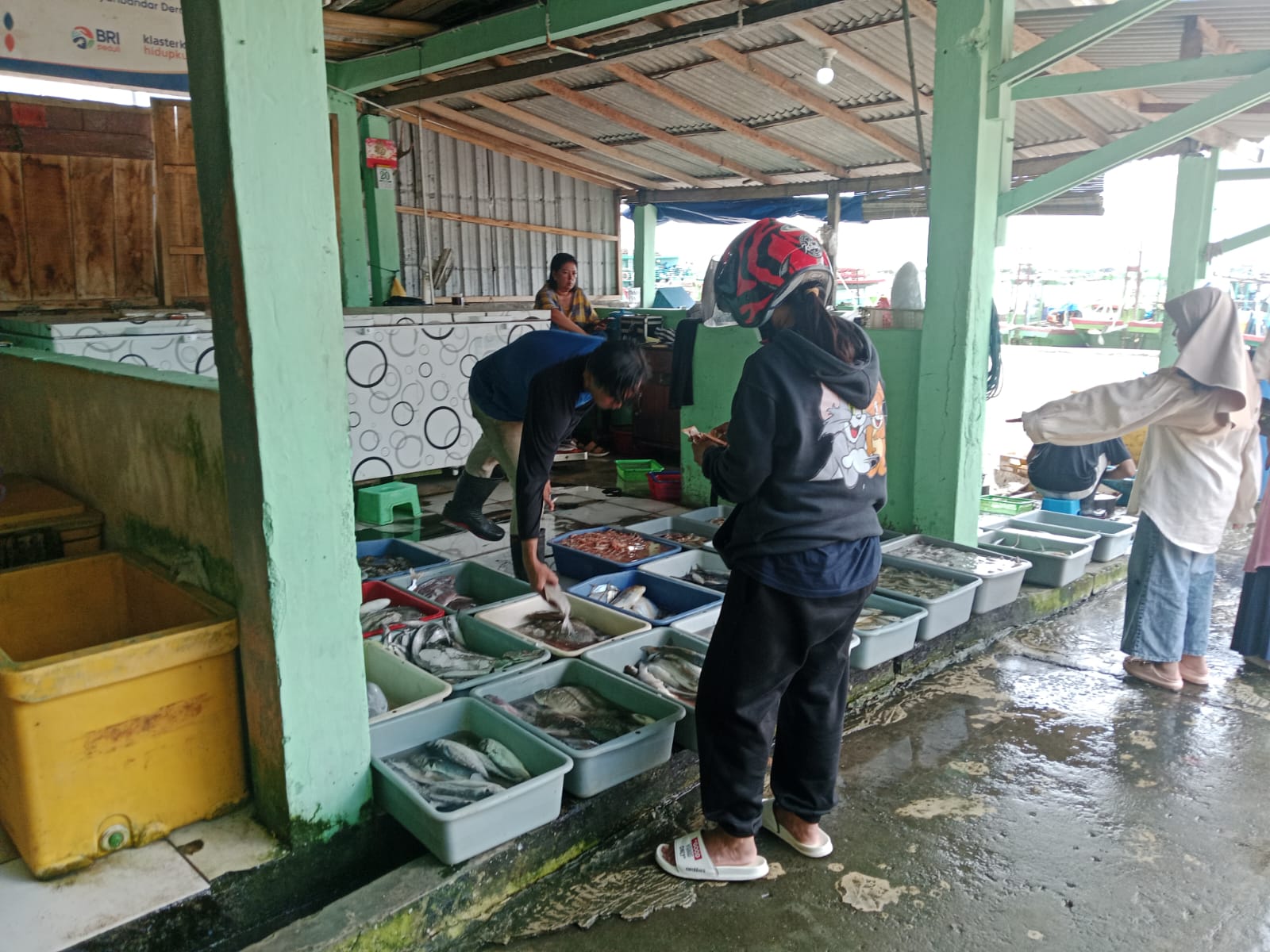 Cuaca Buruk, Pasokan Ikan di Dermaga 3 Cilacap Terbatas