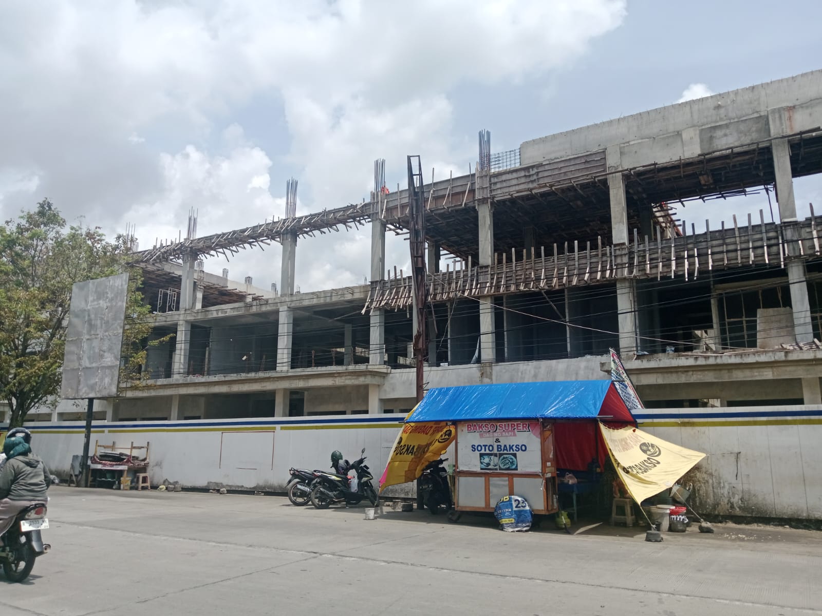 Pembangunan Pasar Kroya Mandek, Pedagang Berharap Pembangunan Segera Dimulai Lagi