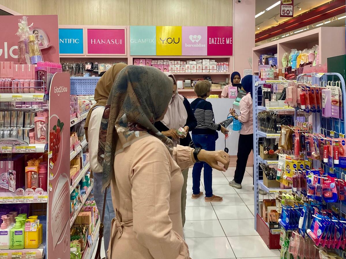 Asta Cosmetics Purwokerto Bikin Tampil Percaya Diri, Sediakan Skincare Mulai Rp 15 Ribuan