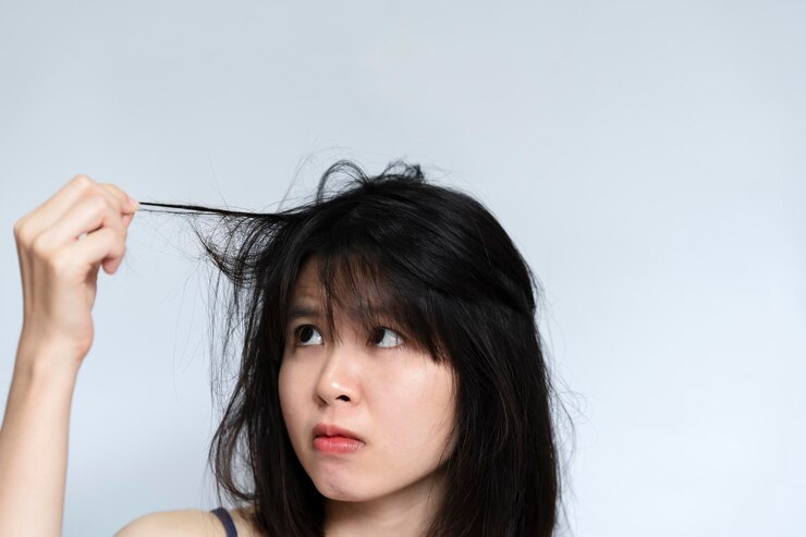 Punya Rambut Tipis? Ini 6 Cara Menebalkan Rambut Secara Alami yang Bisa Dicoba