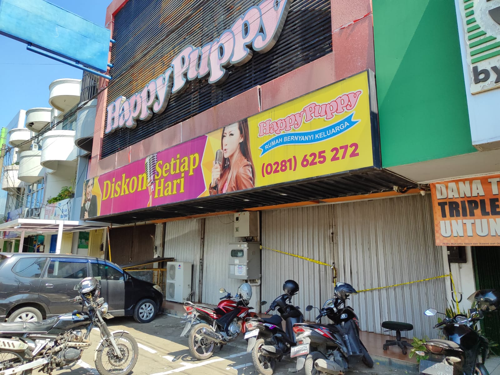 Diduga Pekerjakan Pemandu Lagu di Bawah Umur, Happy Puppy Karaoke Disegel Polda