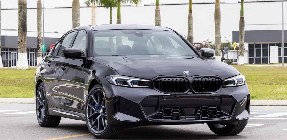 BMW 320i M Sport, Mobil Sedan Sporty Premium dengan Performa Mengagumkan