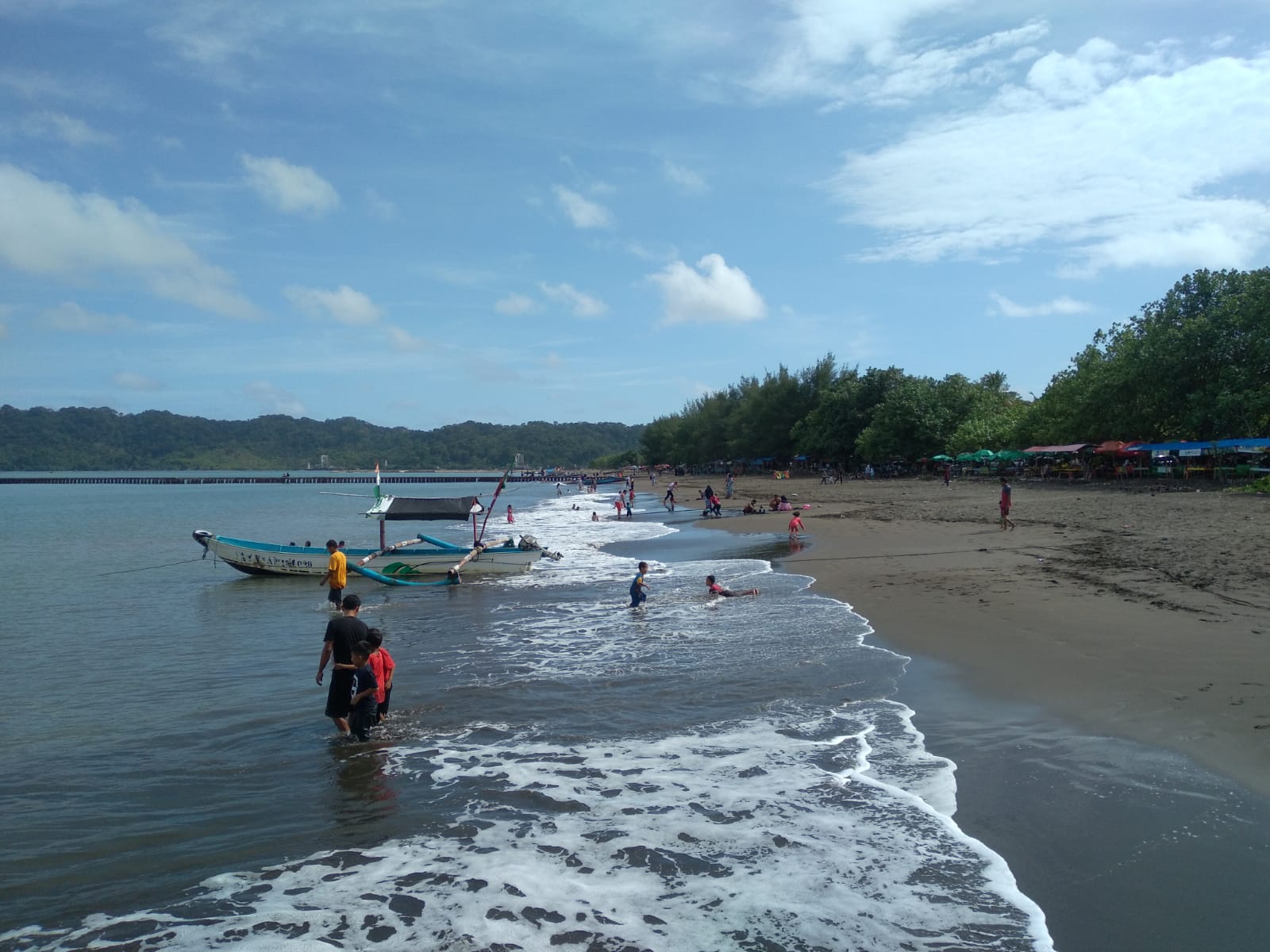 Pengelolaan Pantai Teluk Penyu akan diserahkan Pemkab, Target PAD 1 Triliun