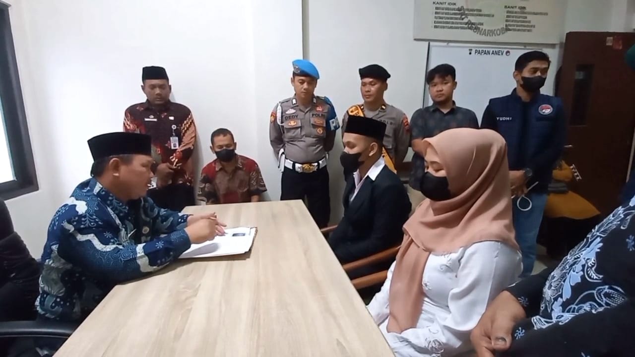 Pernikahan Tak Biasa, Tahanan Narkoba Banjarnegara Gelar Akad di Mapolres