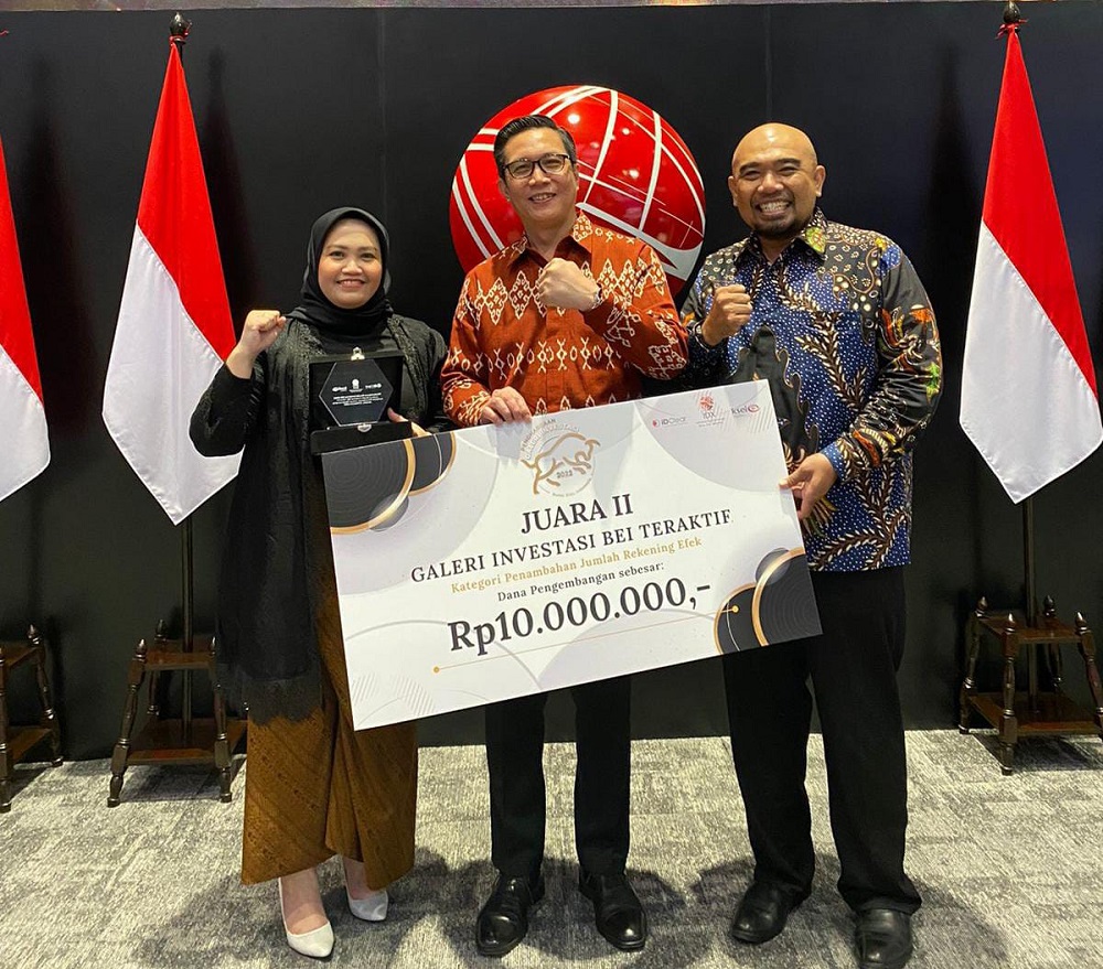 Galeri Investasi Syariah BEI FEB UMP Raih Juara 2 di GI Awards BEI 2022