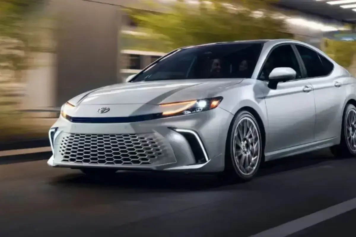 Toyota Camry 2025 Semakin Mewah! Intip Harga & Spesifikasi Lengkapnya di Sini