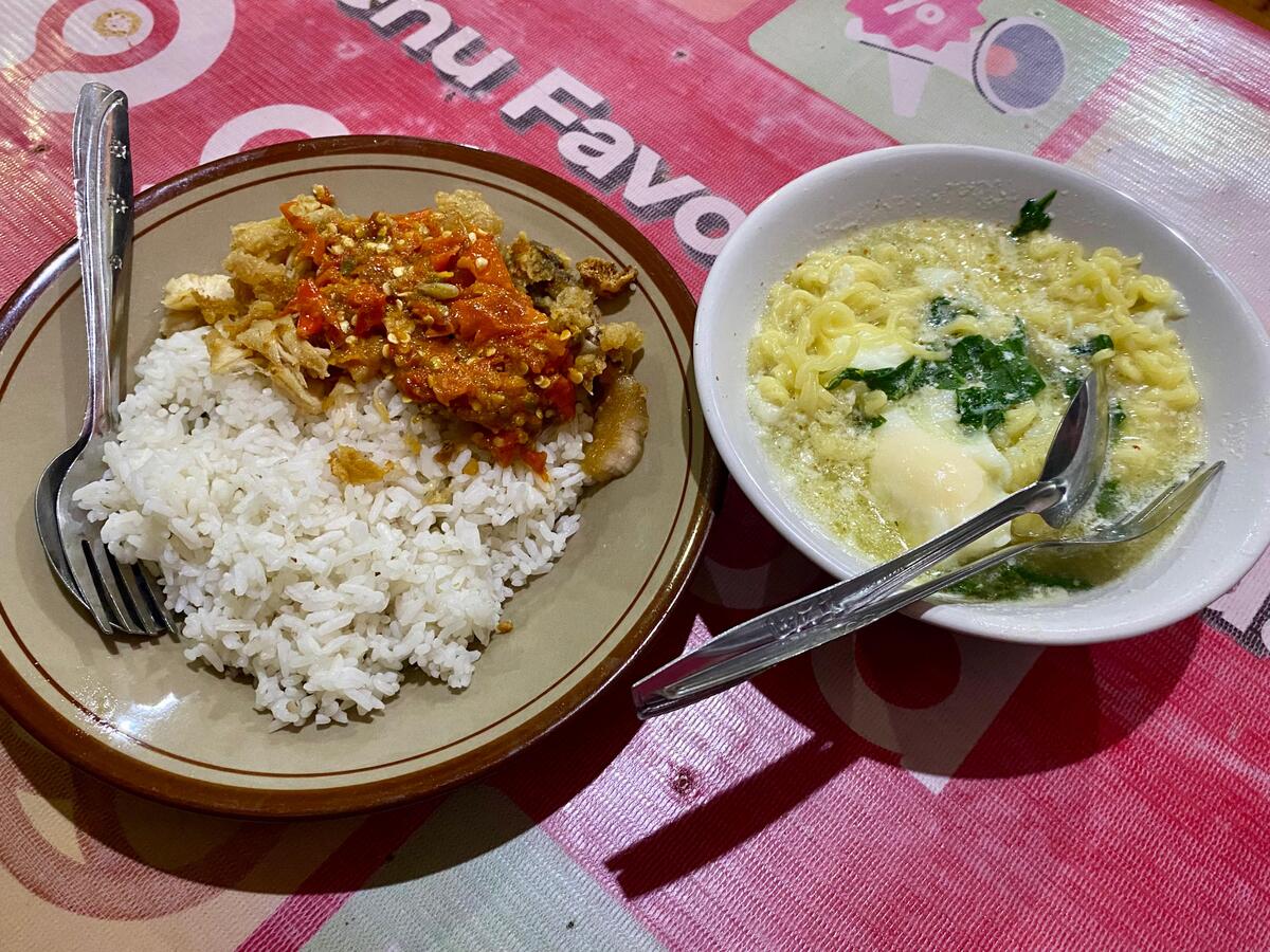 Burjo Primadona Purwokerto Buka 24 Jam Favorit Mahasiswa