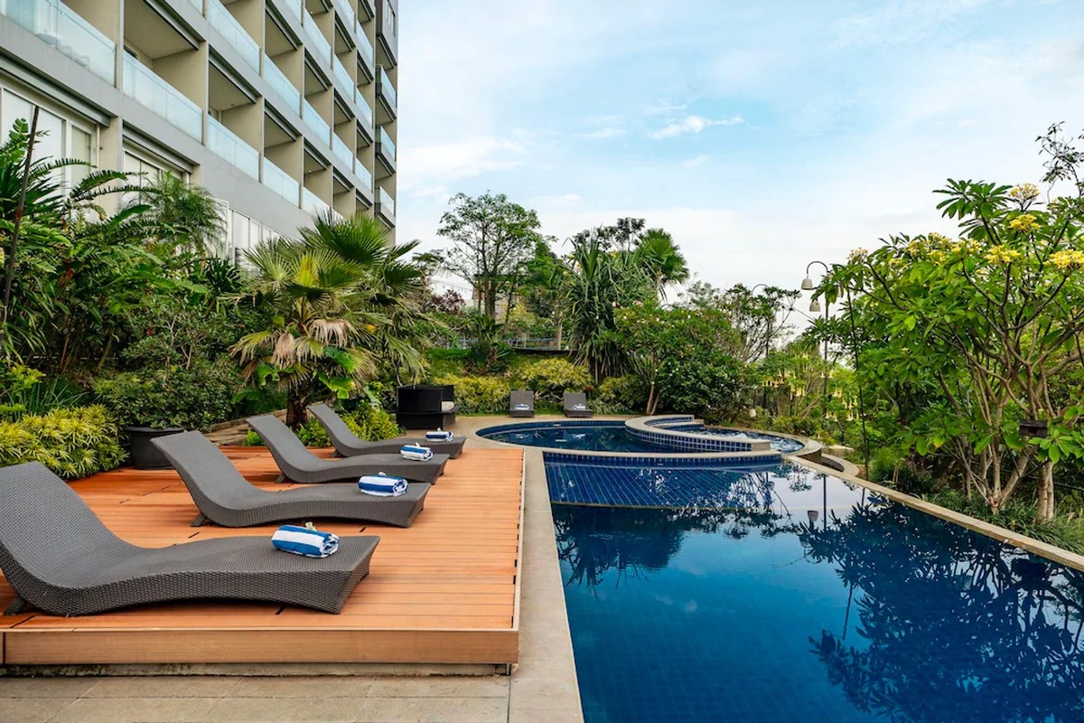 Hotel Bandung dengan Private Pool: Sensasi Menginap Serasa di Vila Pribadi