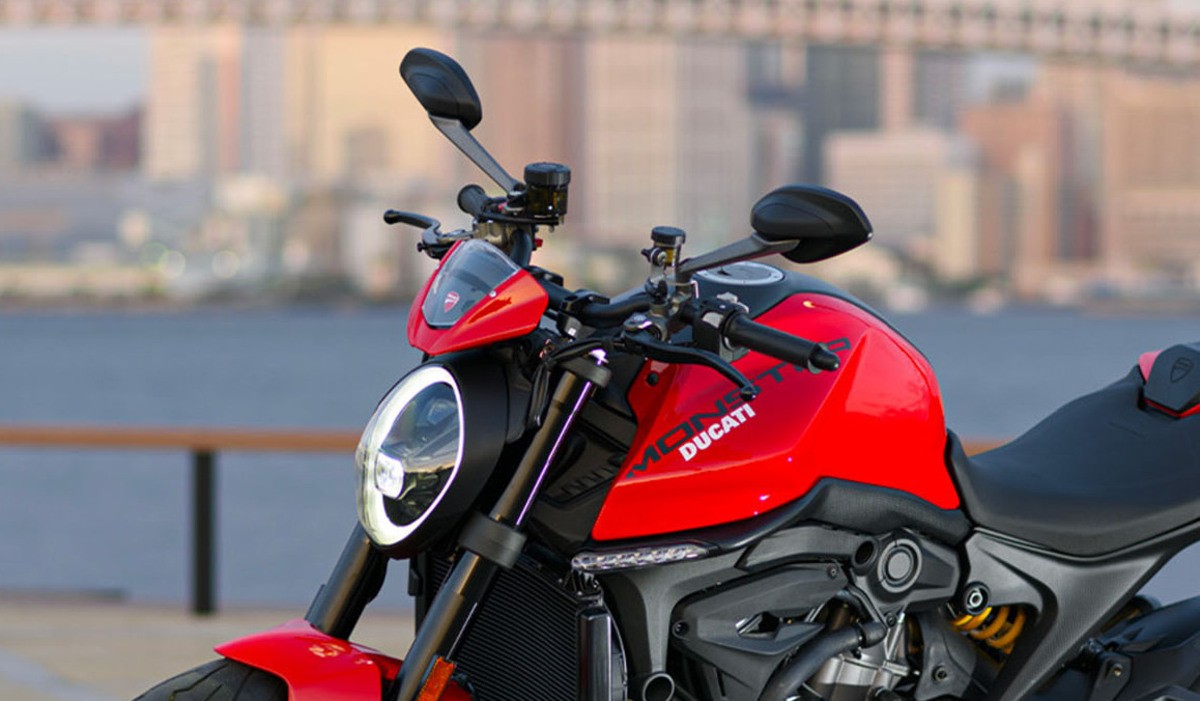 Ducati Monster 2025 Harga Tembus Rp440 Juta? Intip Spesifikasi Gahar & Alasan Kamu Harus Punya!