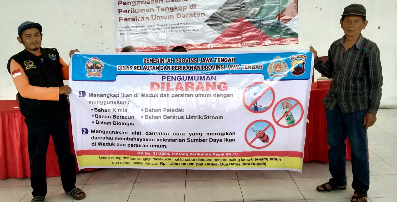 Banner Larangan Ilegal Fishing Disebar ke Desa di Kabupaten Banyumas