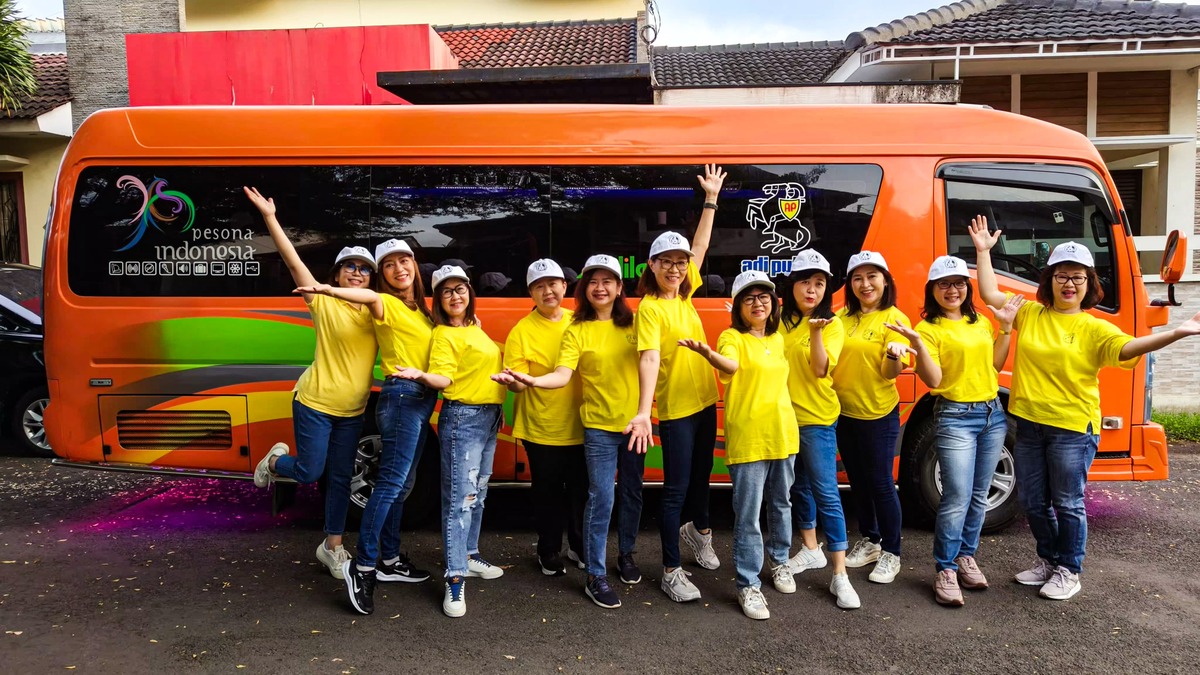 Keren Banget! Traveling Pakai Mobil Isuzu ELF Lebih Nyaman dengan Kabin Luas