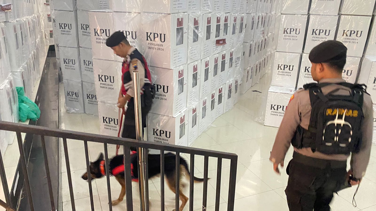 Sterilisasi Logistik Pilkada, Polres Banjarnegara Libatkan Anjing Pelacak K-9