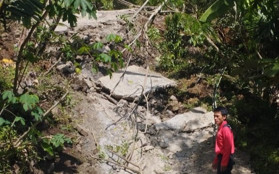 Akses Jalan Sijeruk–Prendengan Ditutup Total Akibat Pergerakan Tanah di Banjarnegara