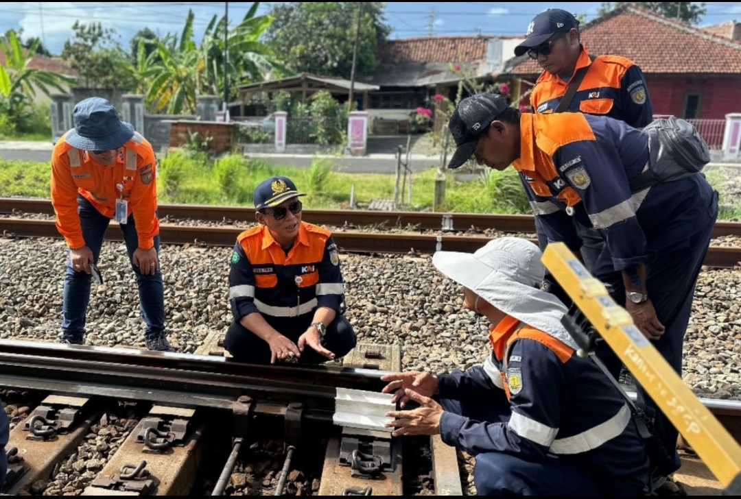 Gunakan Rel Jenis Baru Untuk Sambut Masa Angkutan Lebaran 2025
