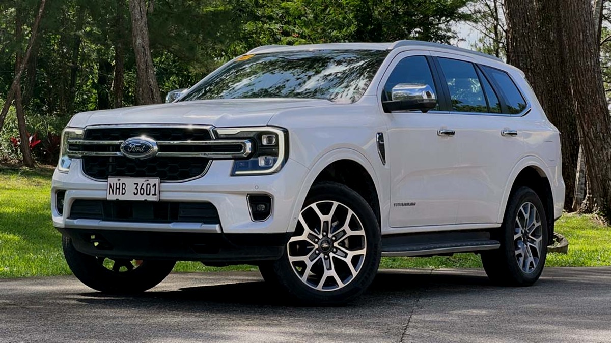 Ford Everest Titanium: Sangar, Mewah, Siap Tempur di Segala Medan