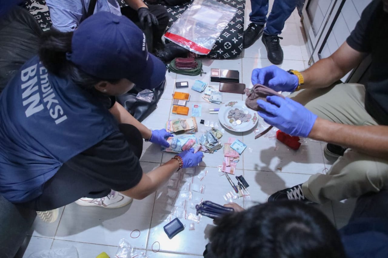 Muncul Isu Kaitkan Kepala BNN Suyudi Ario Seto dengan Shandy Aulia Pasca Geledah Kampung Ambon