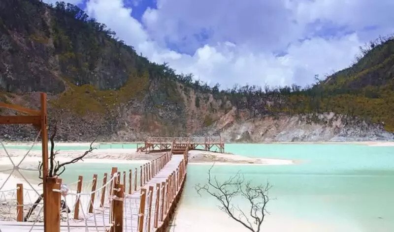 Wisata Kawah Putih, Rekomendasi Terbaik Wisata Alam Yang Ada Di Bandung!