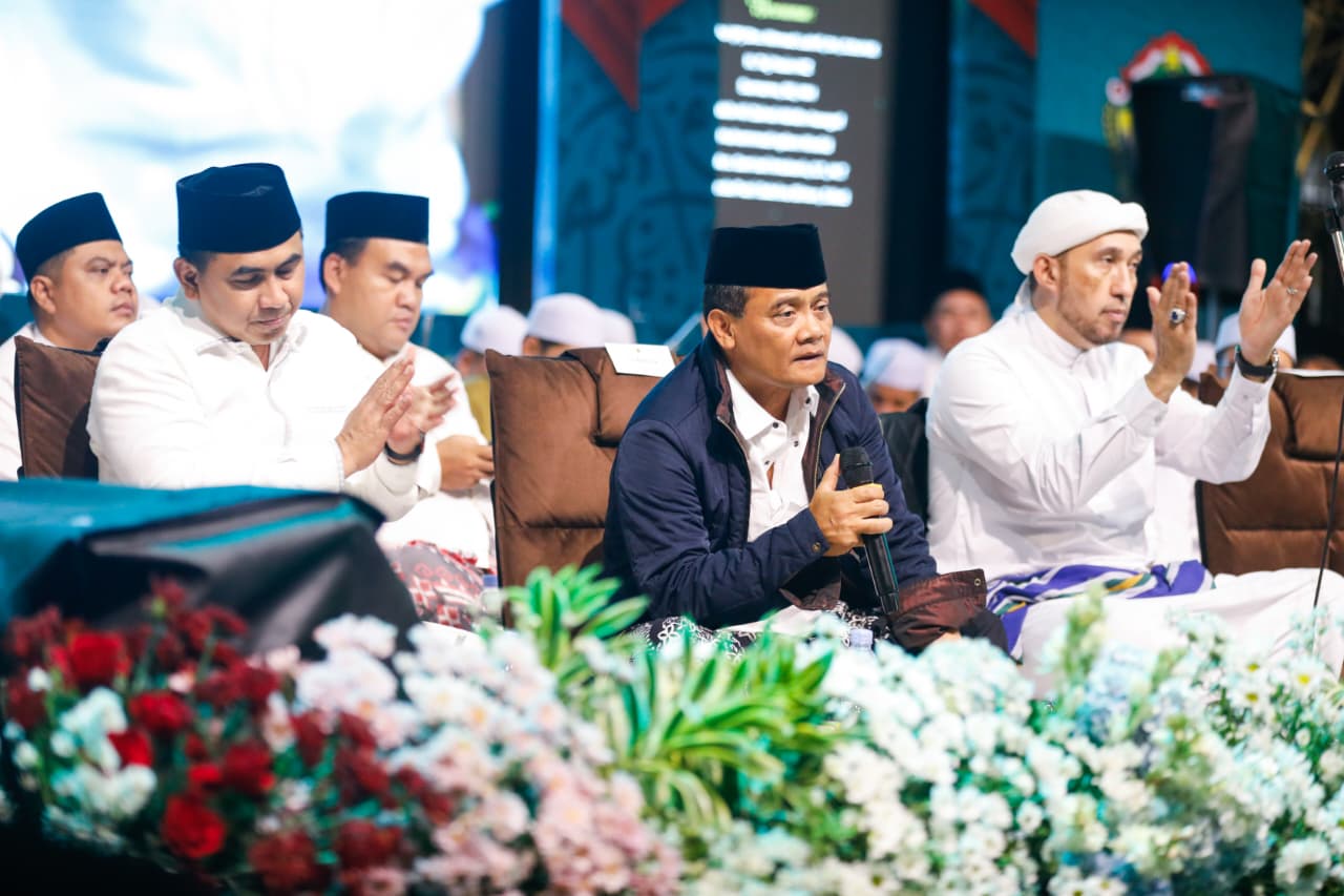 Peringati Hari Santri Nasional,  Gubernur Ahmad Luthfi Luncurkan Program Beasiswa Santri dan Pengasuh Pesantre
