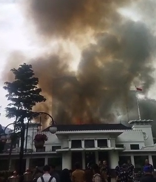 Balai Kota Bandung Kebakaran, Asap Tinggi, Ini Kronologi Awal 