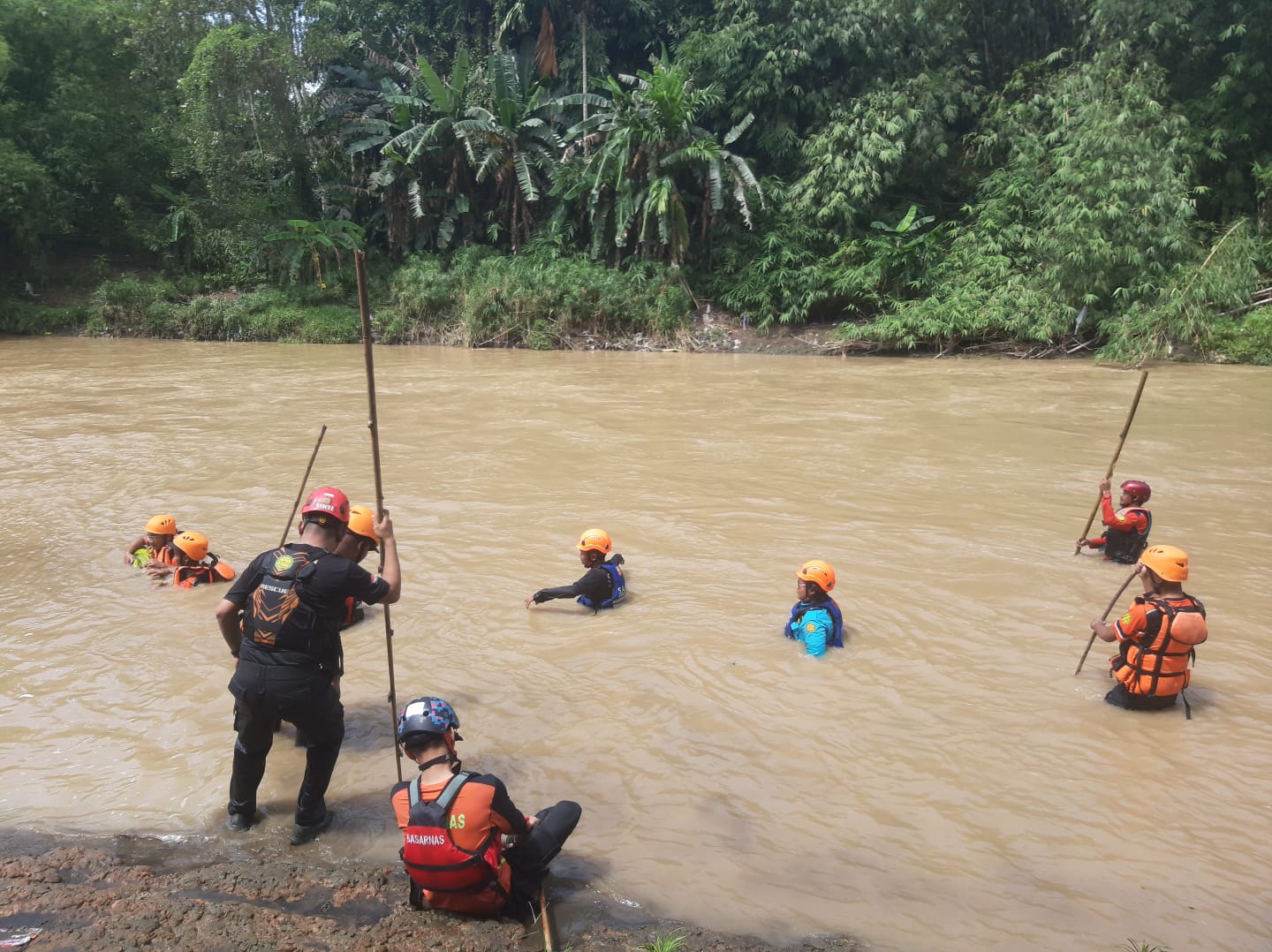 Pencarian Bocah Hanyut di Banyumas Meluas, Tim SAR Sisir  Sungai Tajum hingga Perbatasan Cilacap