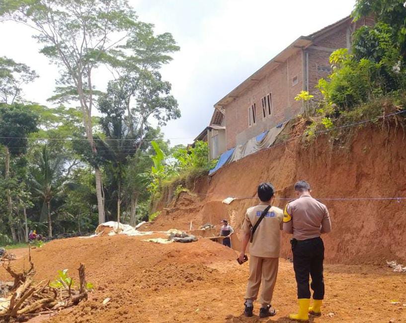 Dampak Eks Tambang Galian Tanah Di Karangrau Banyumas yang Ancam Pemukiman Warga, Ini Langkah BPBD Banyumas 