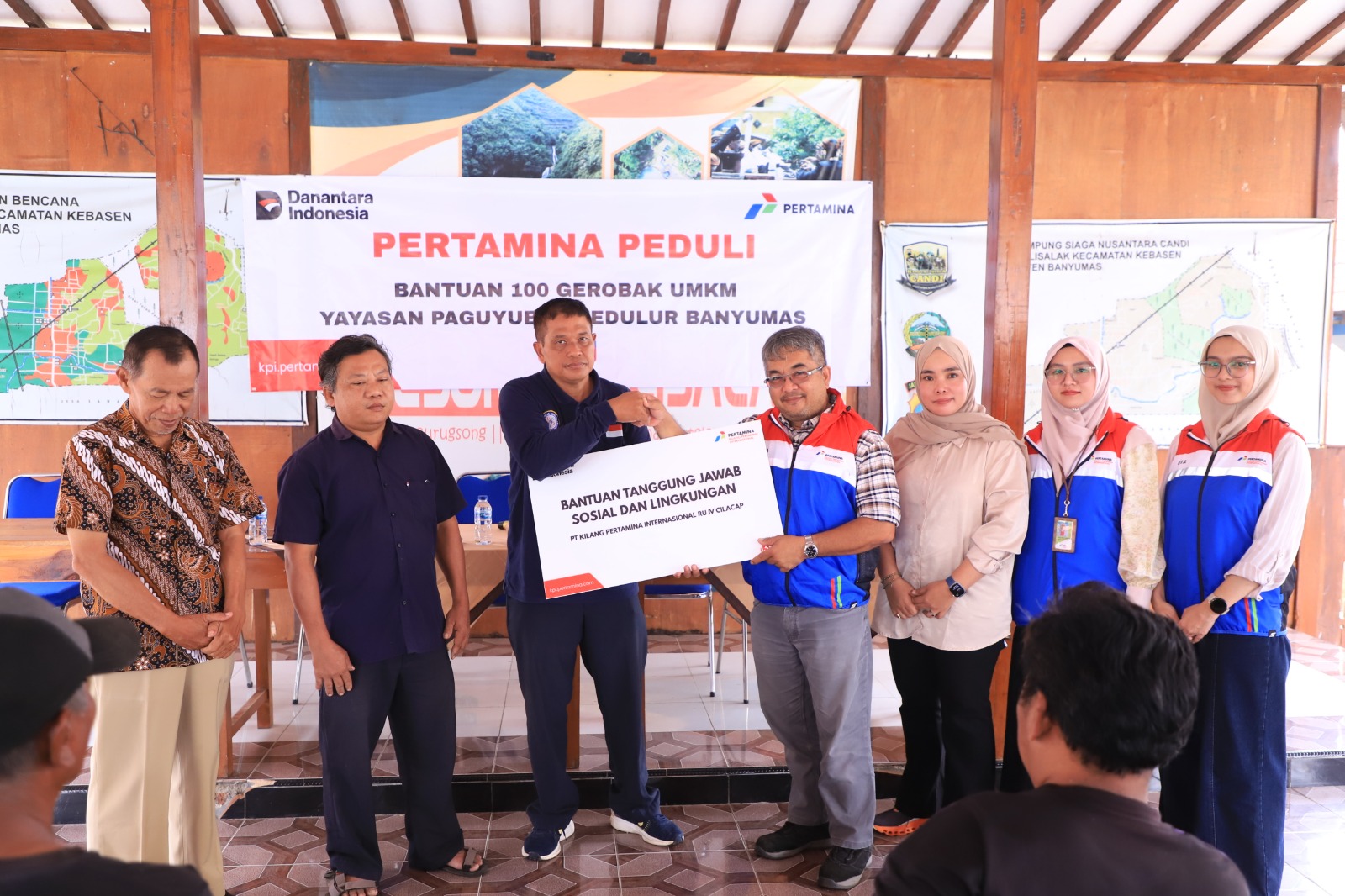 Komitmen Dukung UMKM Banyumas dan Cilacap, Pertamina Salurkan 100 Unit Gerobak Usaha