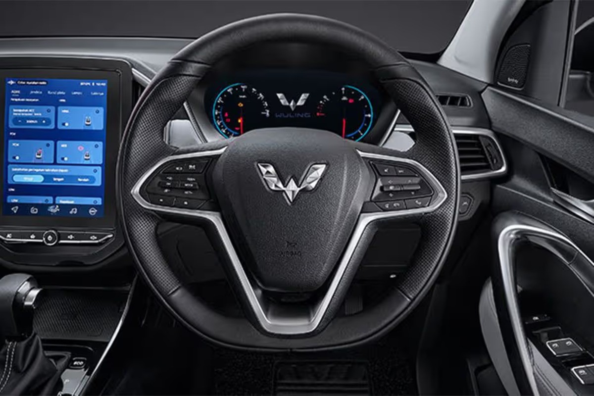 Bukan SUV Biasa! Wuling Almaz Tawarkan Kabin Mewah dan Desain Futuristik